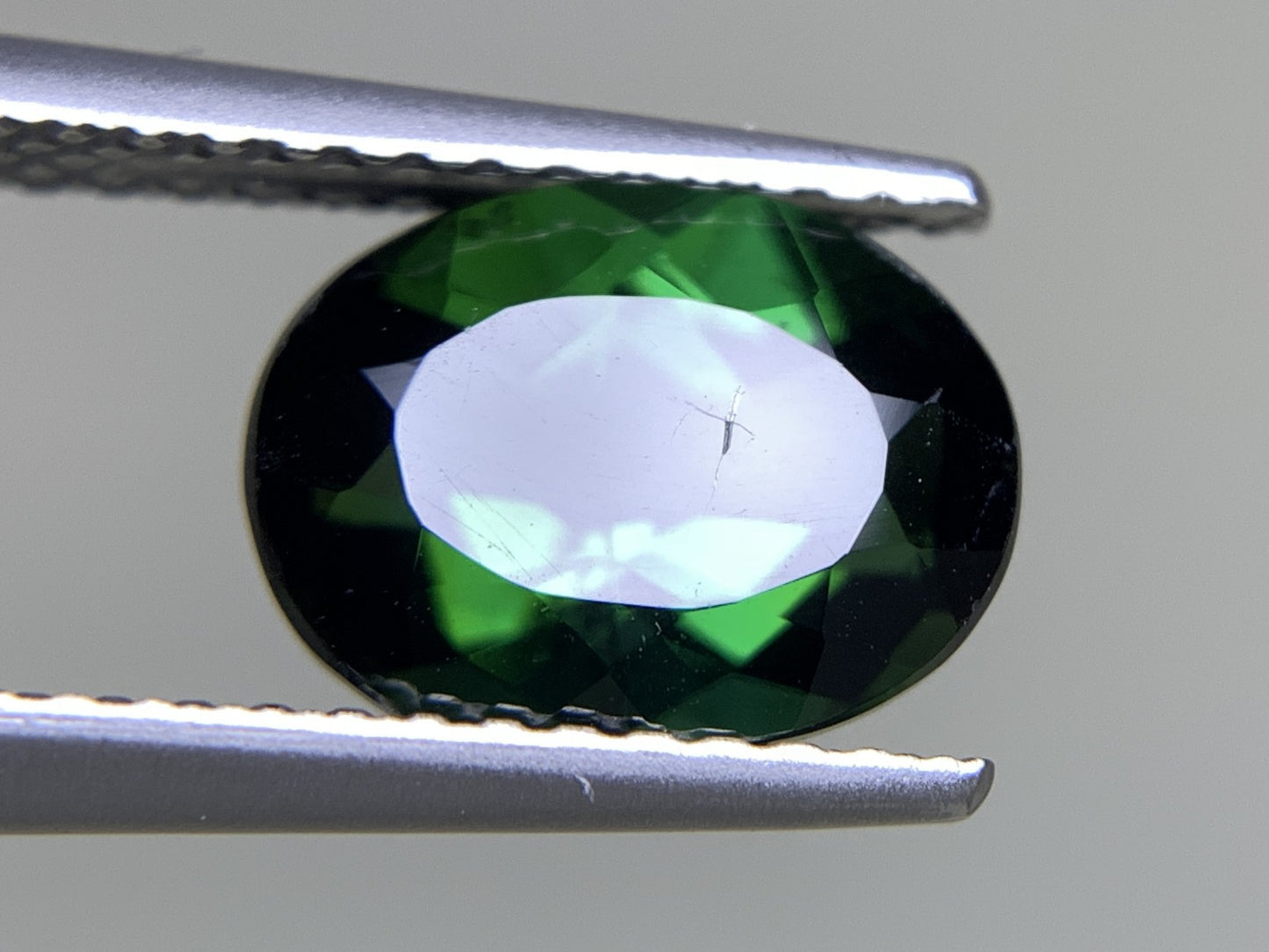 グリーントルマリン 2.180ct  宝石ソーティング付き  9.1㎜×6.9㎜×4.7㎜  天然 ルース（ 裸石 ） 4396Y