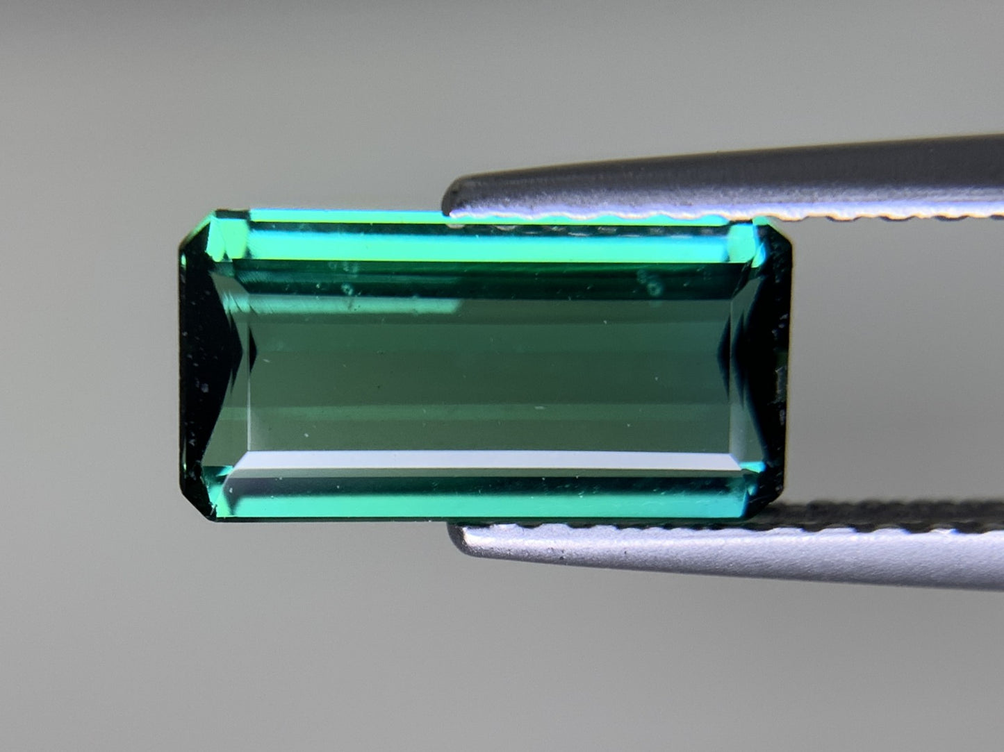 グリーントルマリン 1.463ct  宝石ソーティング付き  10.1㎜×5.2㎜×2.7㎜  ルース（ 裸石 ） 4397Y