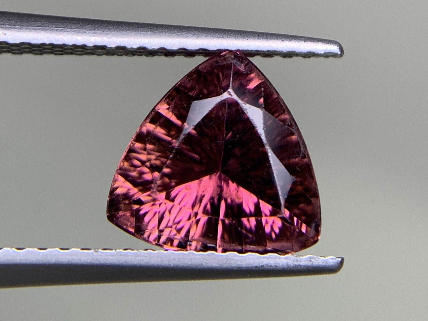 トルマリン 1.992ct  宝石ソーティング付き  8.9㎜×8.9㎜×4.7㎜  ルース（ 裸石 ） 4398Y