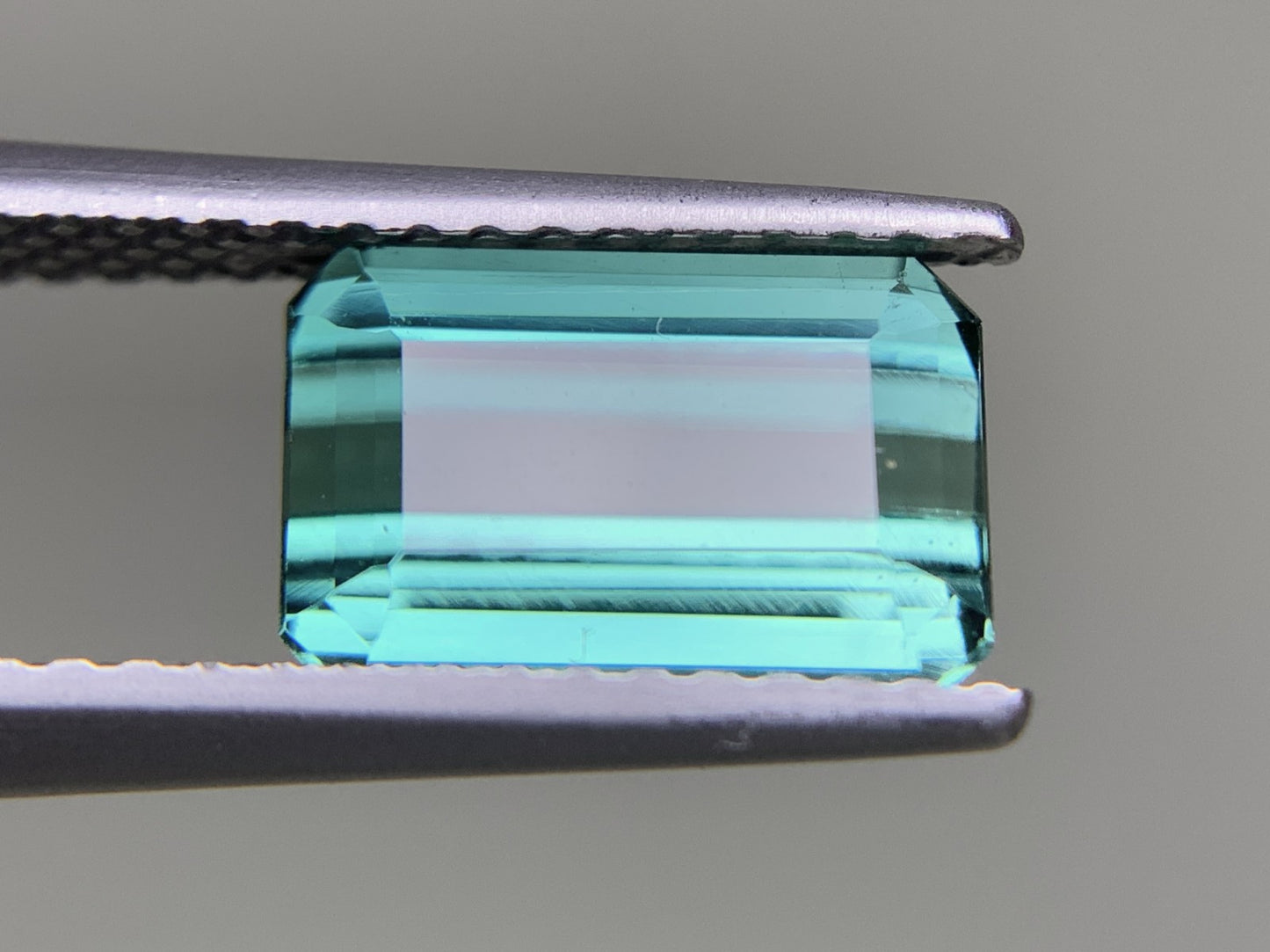 トルマリン 2.522ct  宝石ソーティング付き  9.2㎜×6.2㎜×4.5㎜  ルース（ 裸石 ） 4399Y
