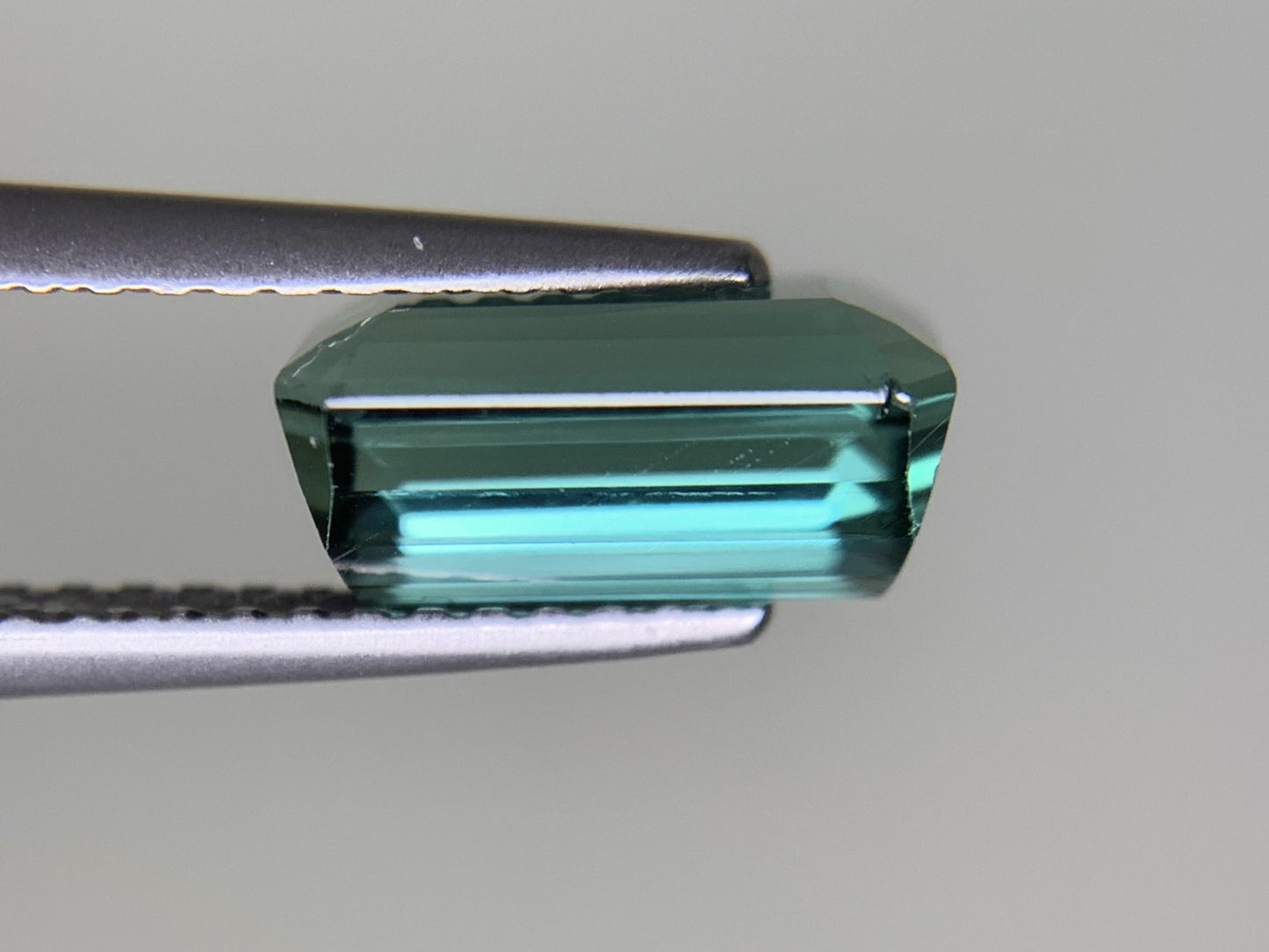 トルマリン 2.522ct  宝石ソーティング付き  9.2㎜×6.2㎜×4.5㎜  ルース（ 裸石 ） 4399Y