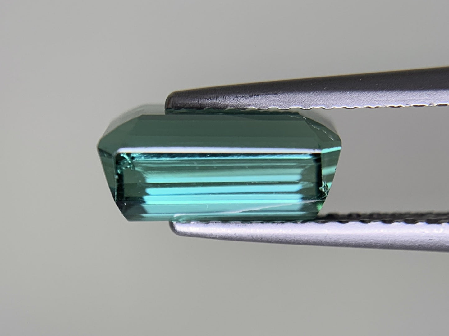トルマリン 2.522ct  宝石ソーティング付き  9.2㎜×6.2㎜×4.5㎜  ルース（ 裸石 ） 4399Y