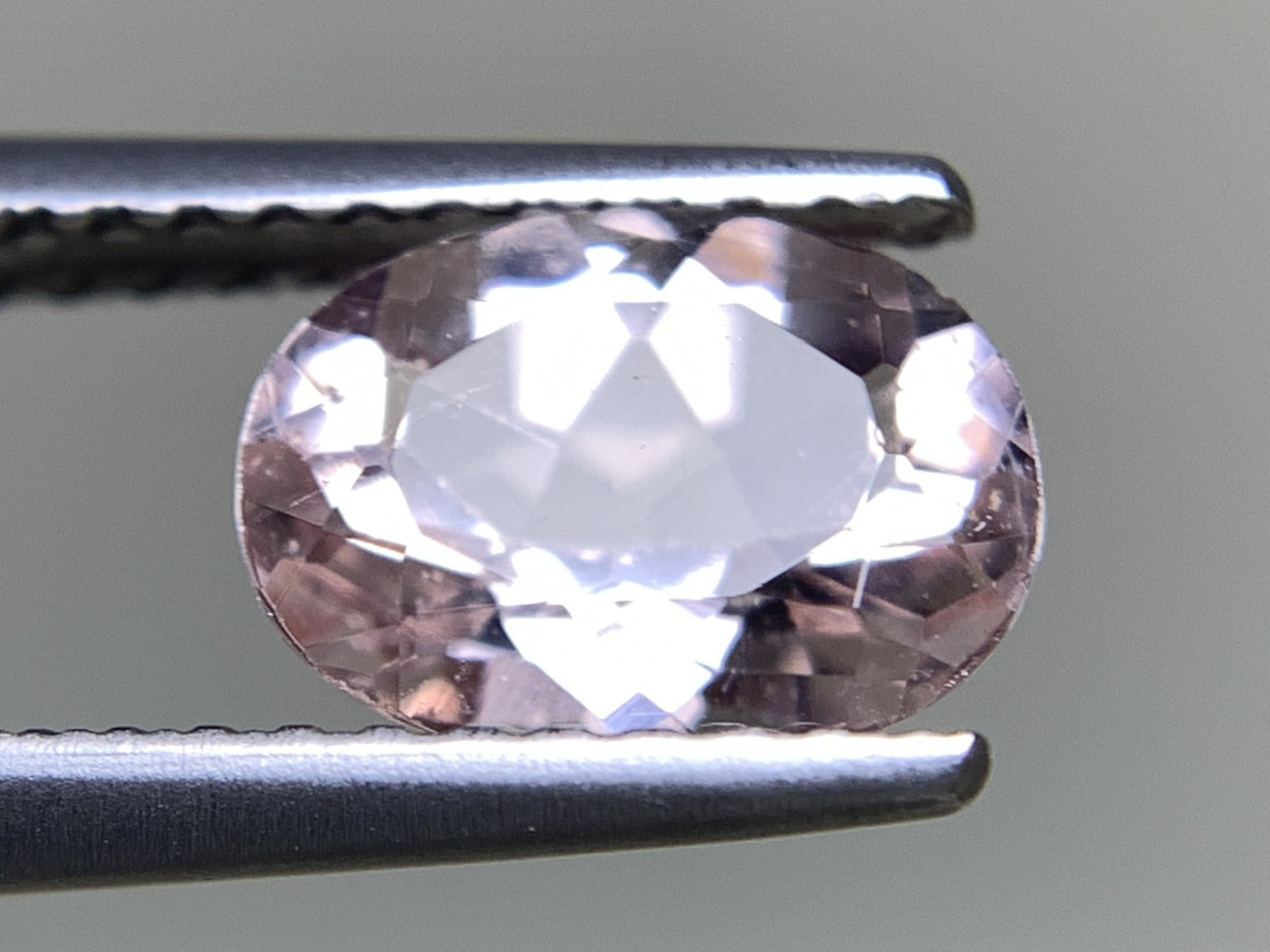モルガナイト 1.031ct  宝石ソーティング付き  7.9㎜×6.0㎜×3.7㎜  天然 ルース（ 裸石 ） 4408Y