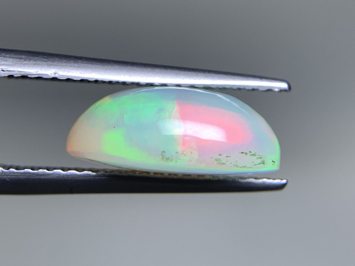 オパール 2.896ct  宝石ソーティング付き  12.8㎜×9.4㎜×5.1㎜  天然 ルース（ 裸石 ） 4409Y