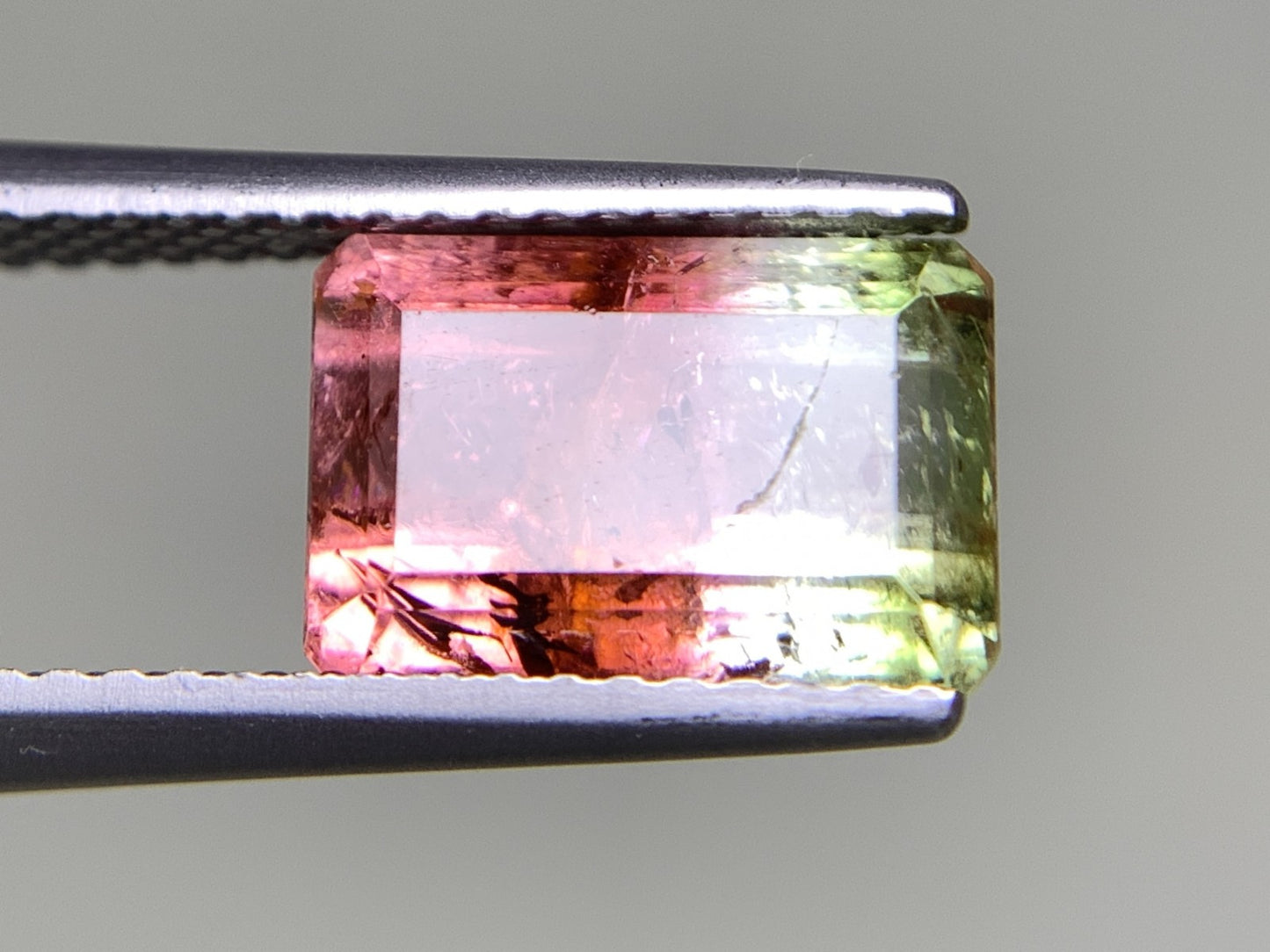 パーティカラードトルマリン 3.530ct  中央宝石ソーティング付き  10.22㎜×7.11㎜×5.16㎜  天然 ルース（ 裸石 ） 4411Y