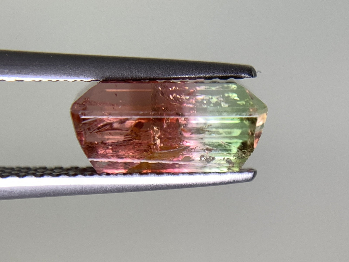 パーティカラードトルマリン 3.530ct  中央宝石ソーティング付き  10.22㎜×7.11㎜×5.16㎜  天然 ルース（ 裸石 ） 4411Y