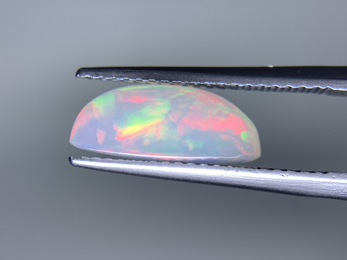 オパール 3.040ct  宝石ソーティング付き  12.8㎜×9.1㎜×5.2㎜  天然 ルース（ 裸石 ） 4440Y