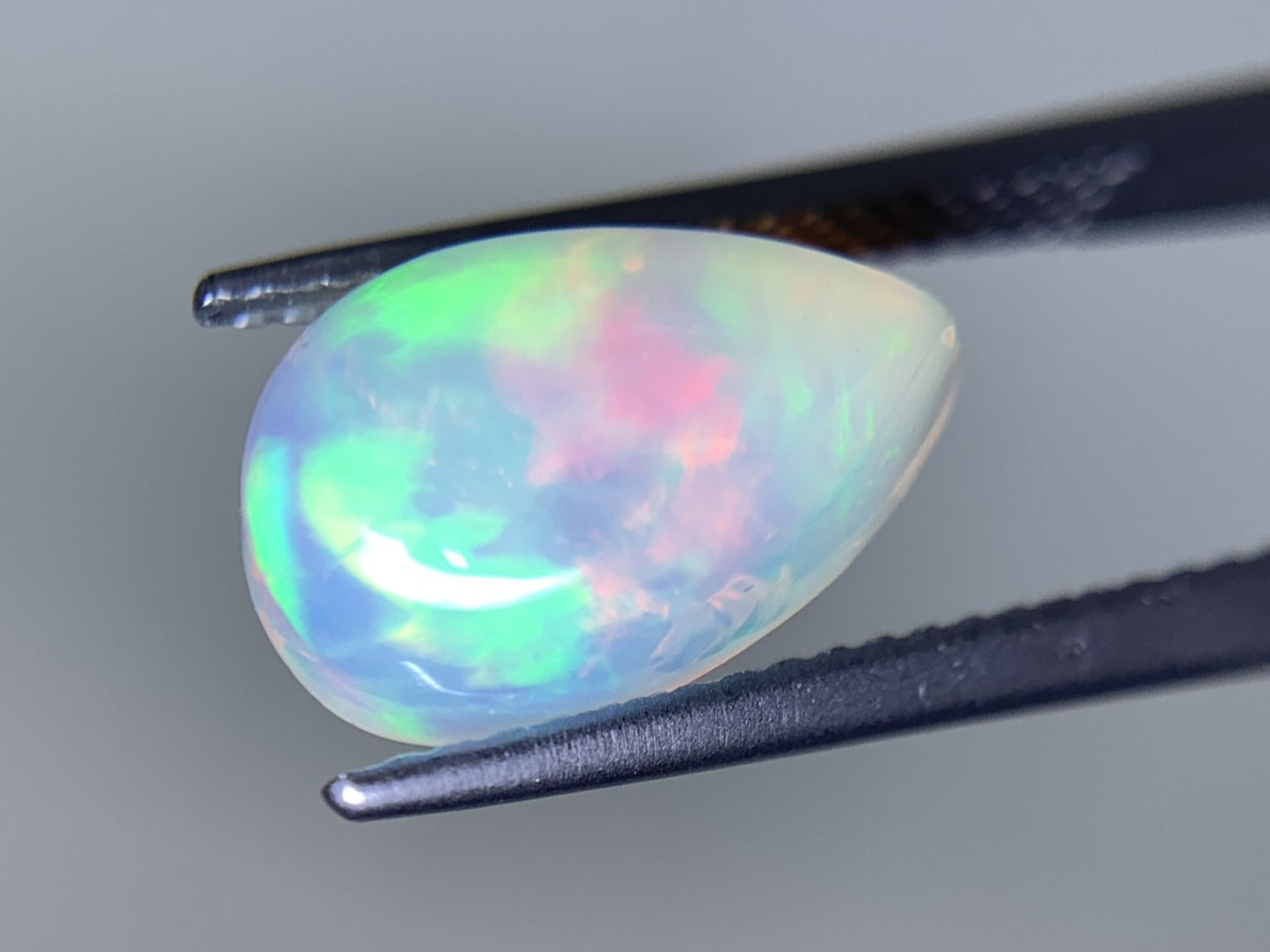 オパール 2.383ct  宝石ソーティング付き  12.0㎜×7.9㎜×5.6㎜  天然 ルース（ 裸石 ） 4445Y