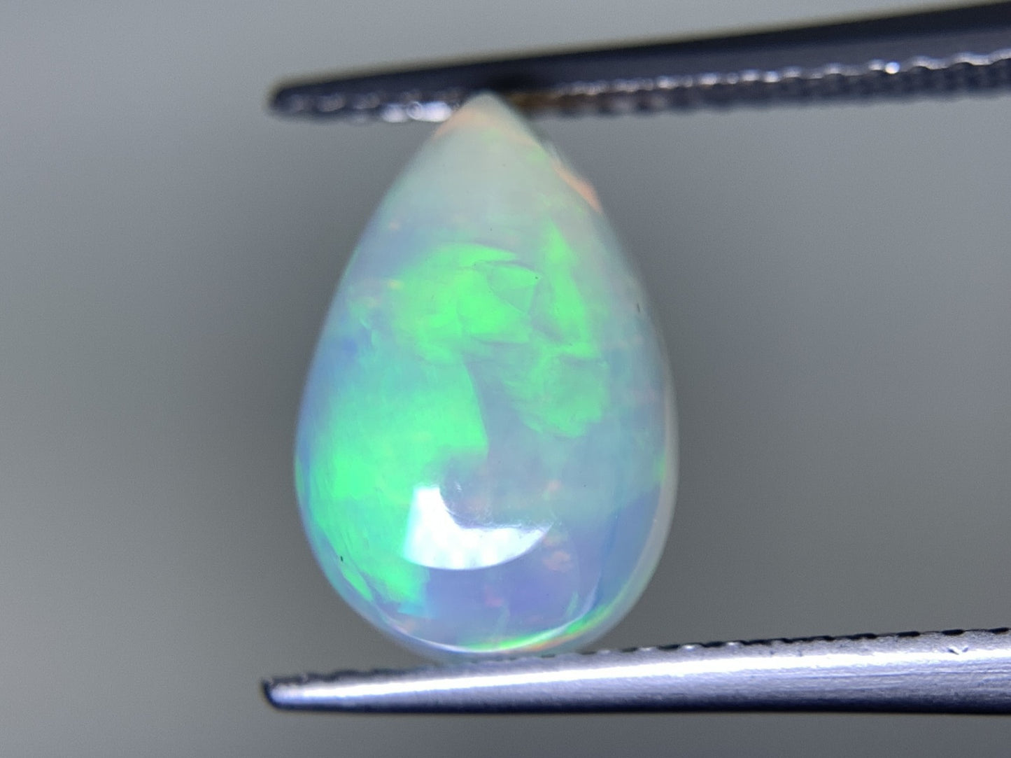 オパール 2.383ct  宝石ソーティング付き  12.0㎜×7.9㎜×5.6㎜  天然 ルース（ 裸石 ） 4445Y