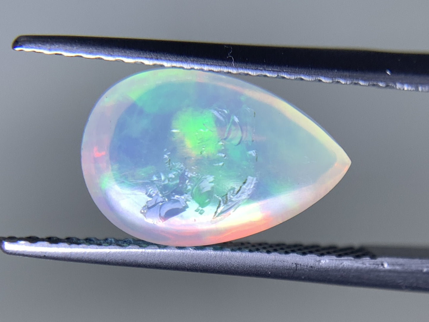 オパール 2.383ct  宝石ソーティング付き  12.0㎜×7.9㎜×5.6㎜  天然 ルース（ 裸石 ） 4445Y