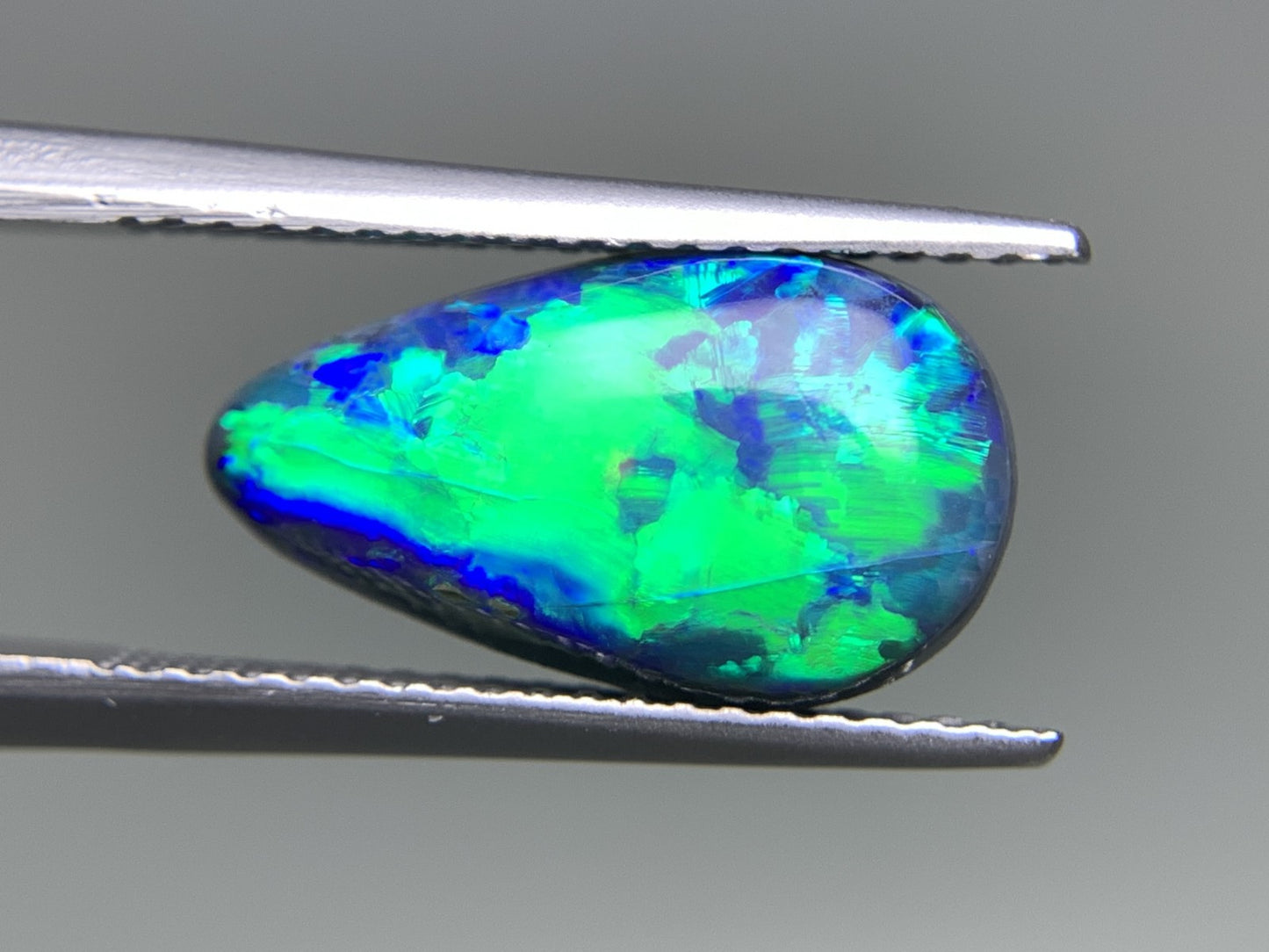 ブラックオパール 2.750ct  中央宝石ソーティング付き  14.4㎜×8.1㎜×4.4㎜  天然 ルース（ 裸石 ） 4453Y