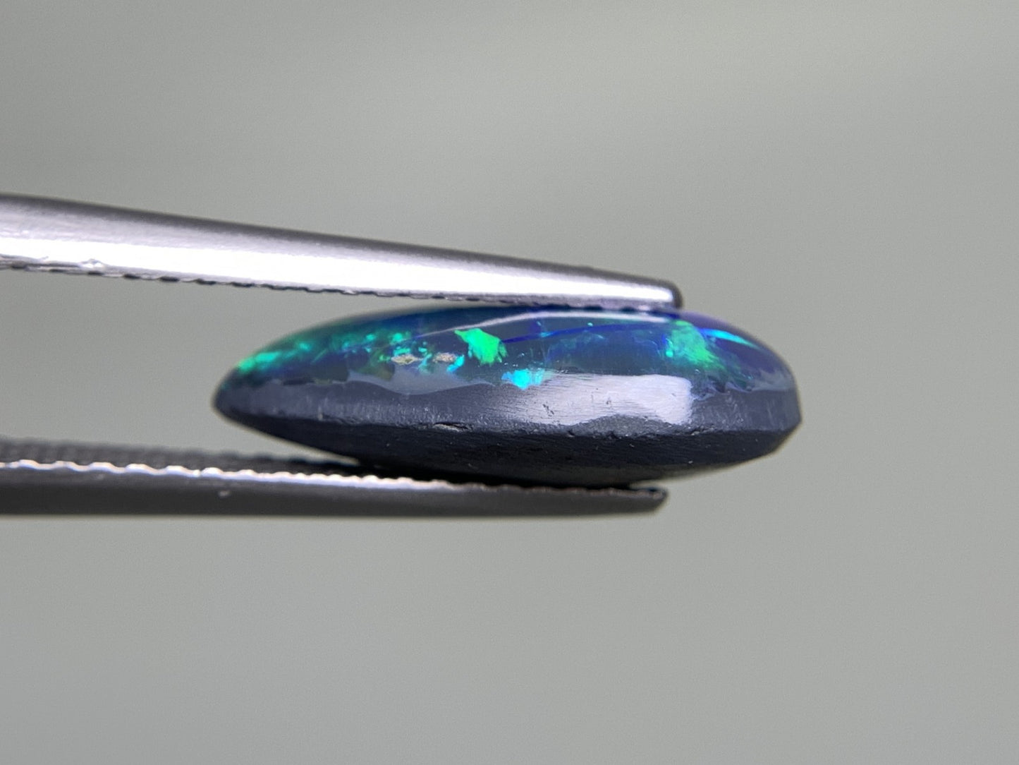 ブラックオパール 2.750ct  中央宝石ソーティング付き  14.4㎜×8.1㎜×4.4㎜  天然 ルース（ 裸石 ） 4453Y