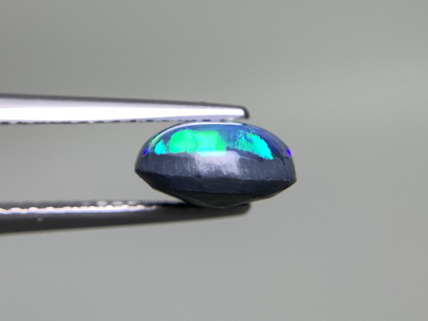 ブラックオパール 2.750ct  中央宝石ソーティング付き  14.4㎜×8.1㎜×4.4㎜  天然 ルース（ 裸石 ） 4453Y
