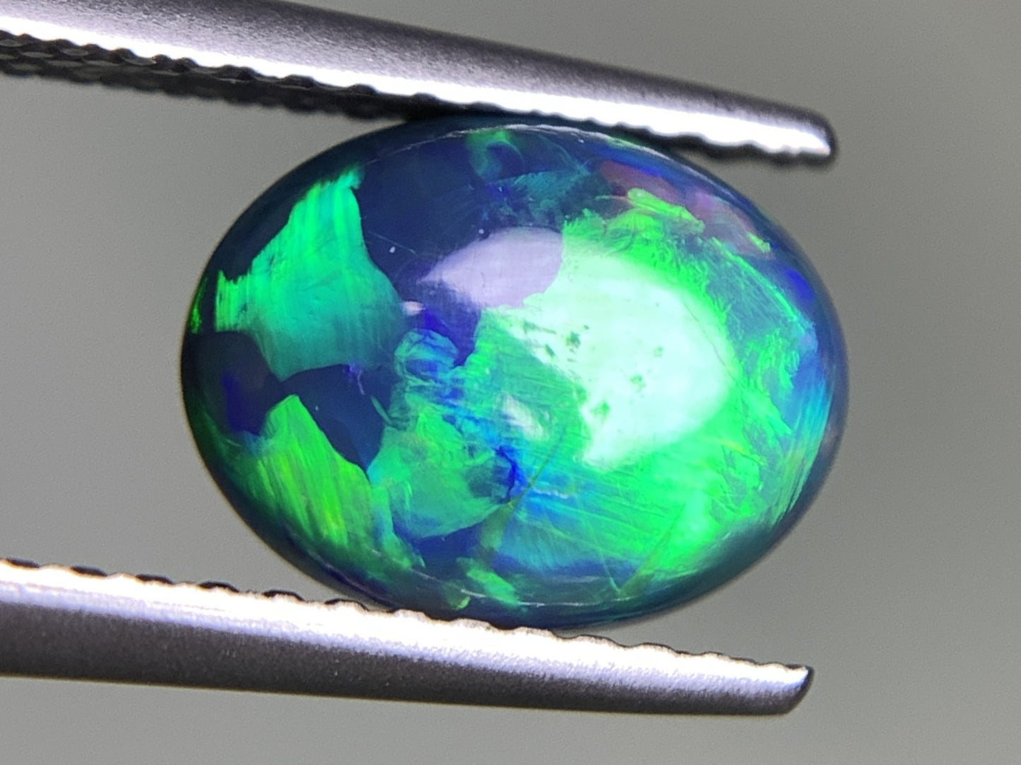 ブラックオパール 1.646ct  中央宝石ソーティング付き  9.0㎜×6.9㎜×4.2㎜  天然 ルース（ 裸石 ） 4455Y