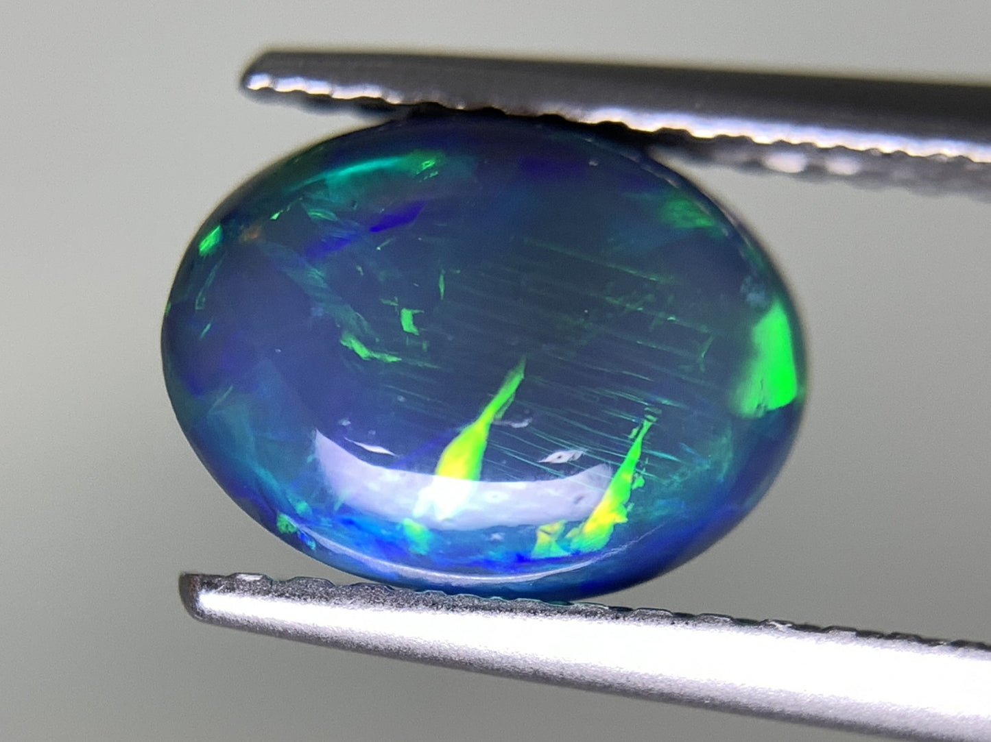 ブラックオパール 1.646ct  中央宝石ソーティング付き  9.0㎜×6.9㎜×4.2㎜  天然 ルース（ 裸石 ） 4455Y