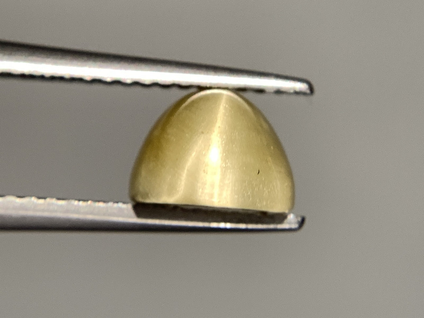 クォーツキャッツアイ 2.643ct  宝石ソーティング付き  9.0㎜×7.3㎜×5.3㎜  天然 ルース（ 裸石 ） 4466Y
