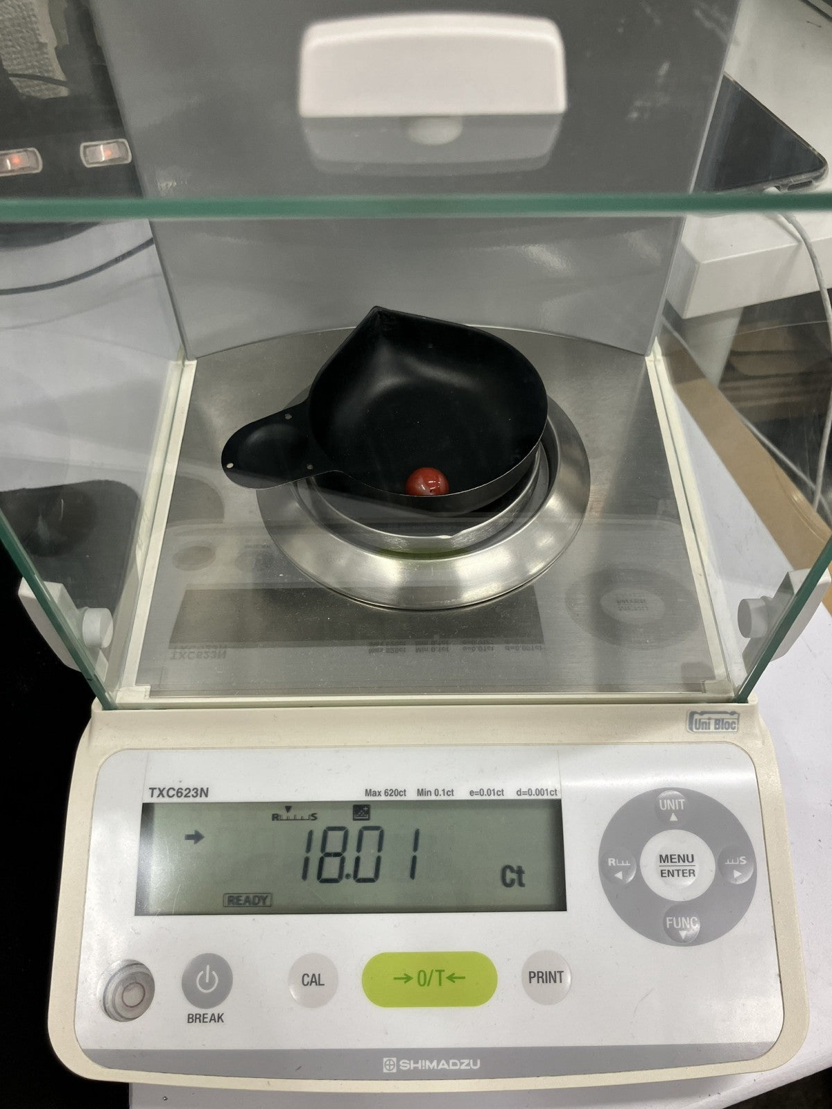 サンゴ　赤珊瑚 18.01ct 宝石鑑別書付き 13.6-13.7㎜ ルース（ 裸石 ） 4471S