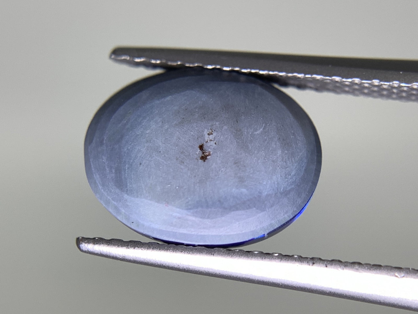 ブラックオパール 2.699ct  中央宝石ソーティング付き  10.9㎜×8.4㎜×4.8㎜  天然 ルース（ 裸石 ） 4481Y