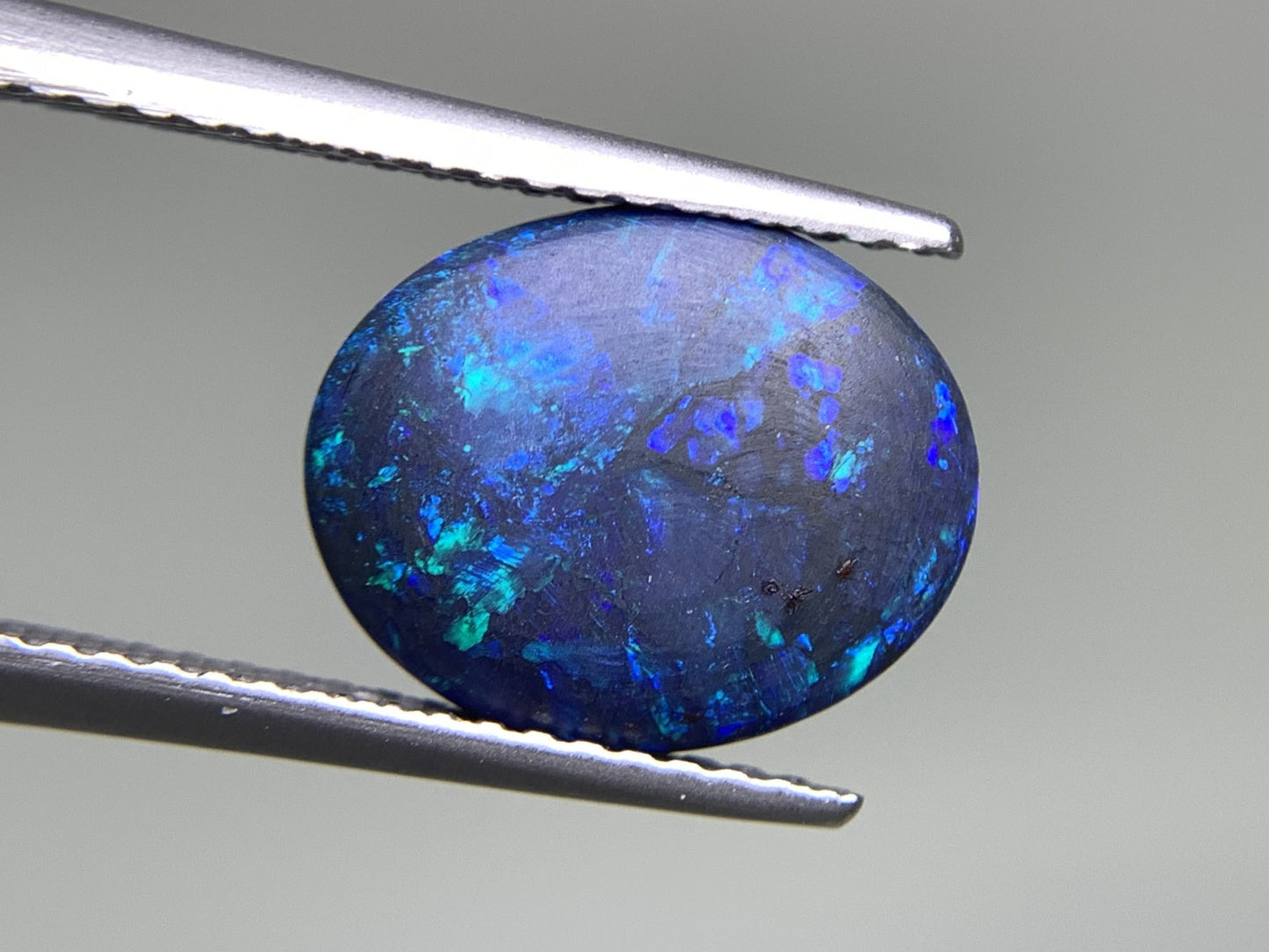 ブラックオパール 1.856ct  中央宝石ソーティング付き  11.5㎜×9.4㎜×2.8㎜  天然 ルース（ 裸石 ） 4489Y