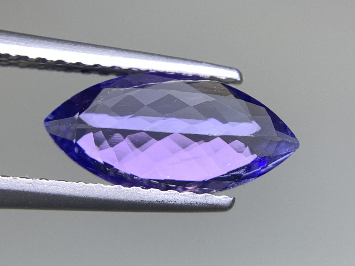タンザナイト 1.658ct  宝石ソーティング付き  11.8㎜×6.0㎜×3.3㎜  天然 ルース（ 裸石 ） 4490Y