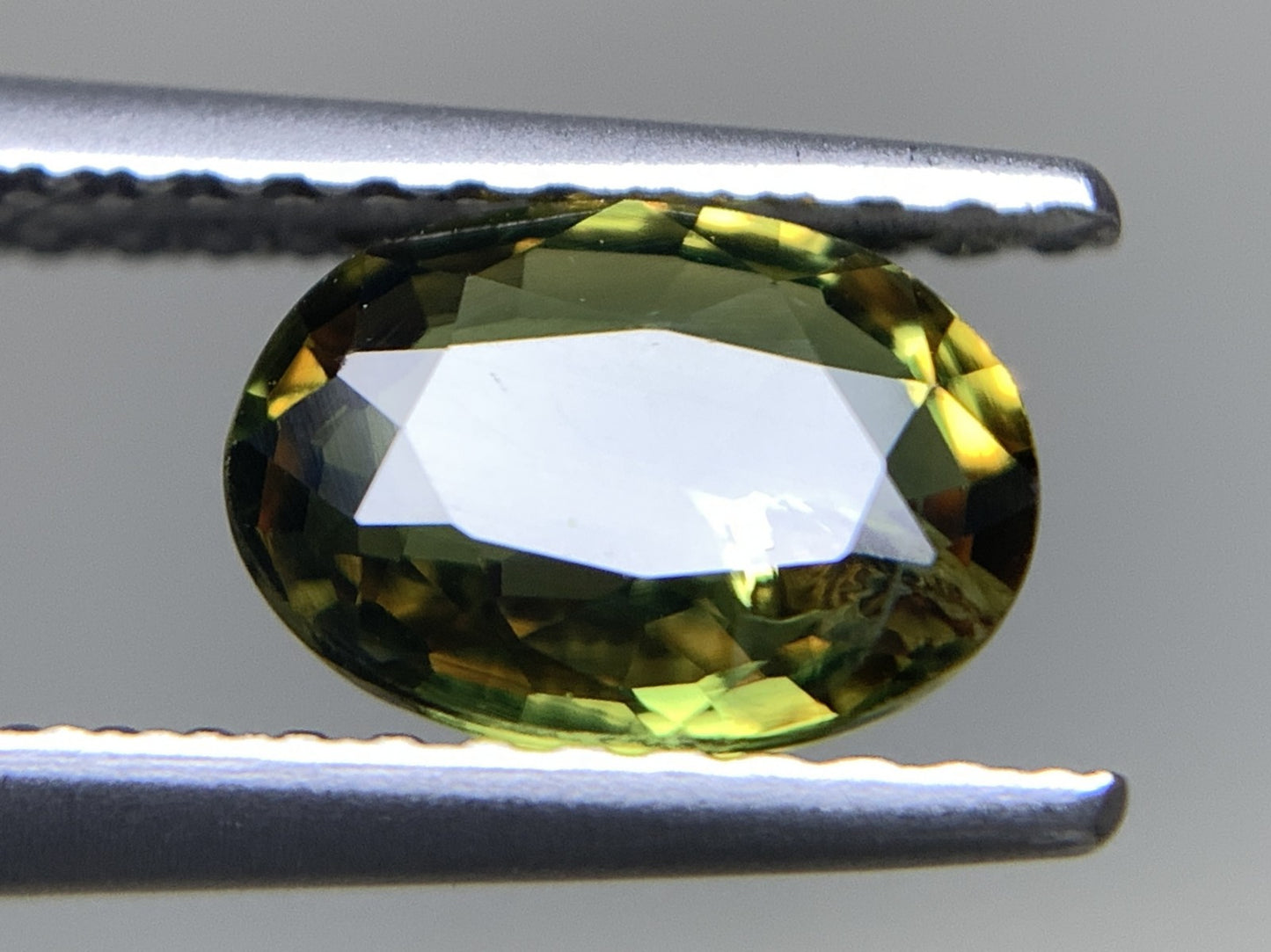 グリーンサファイア 1.228ct 宝石ソーティング付き 7.4㎜×5.4㎜×2.8㎜ 天然 ルース（ 裸石 ） 4506Y