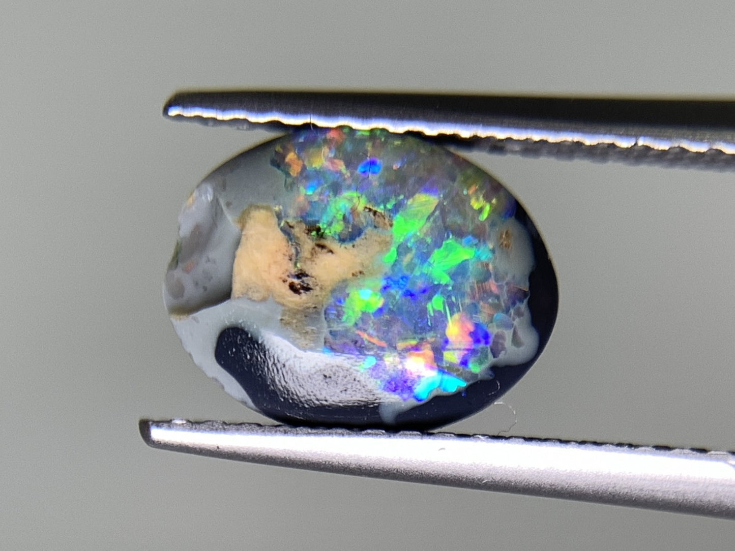 ブラックオパール 1.213ct  中央宝石ソーティング付き  9.7㎜×7.6㎜×2.6㎜  天然 ルース（ 裸石 ） 4514Y