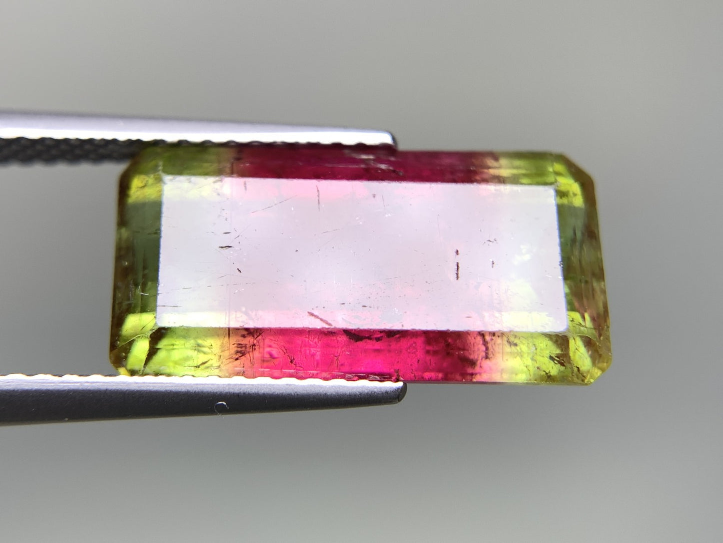 パーティカラードトルマリン 8.592ct  中央宝石ソーティング付き  17.21㎜×8.78㎜×5.88㎜  天然 ルース（ 裸石 ） 4526Y