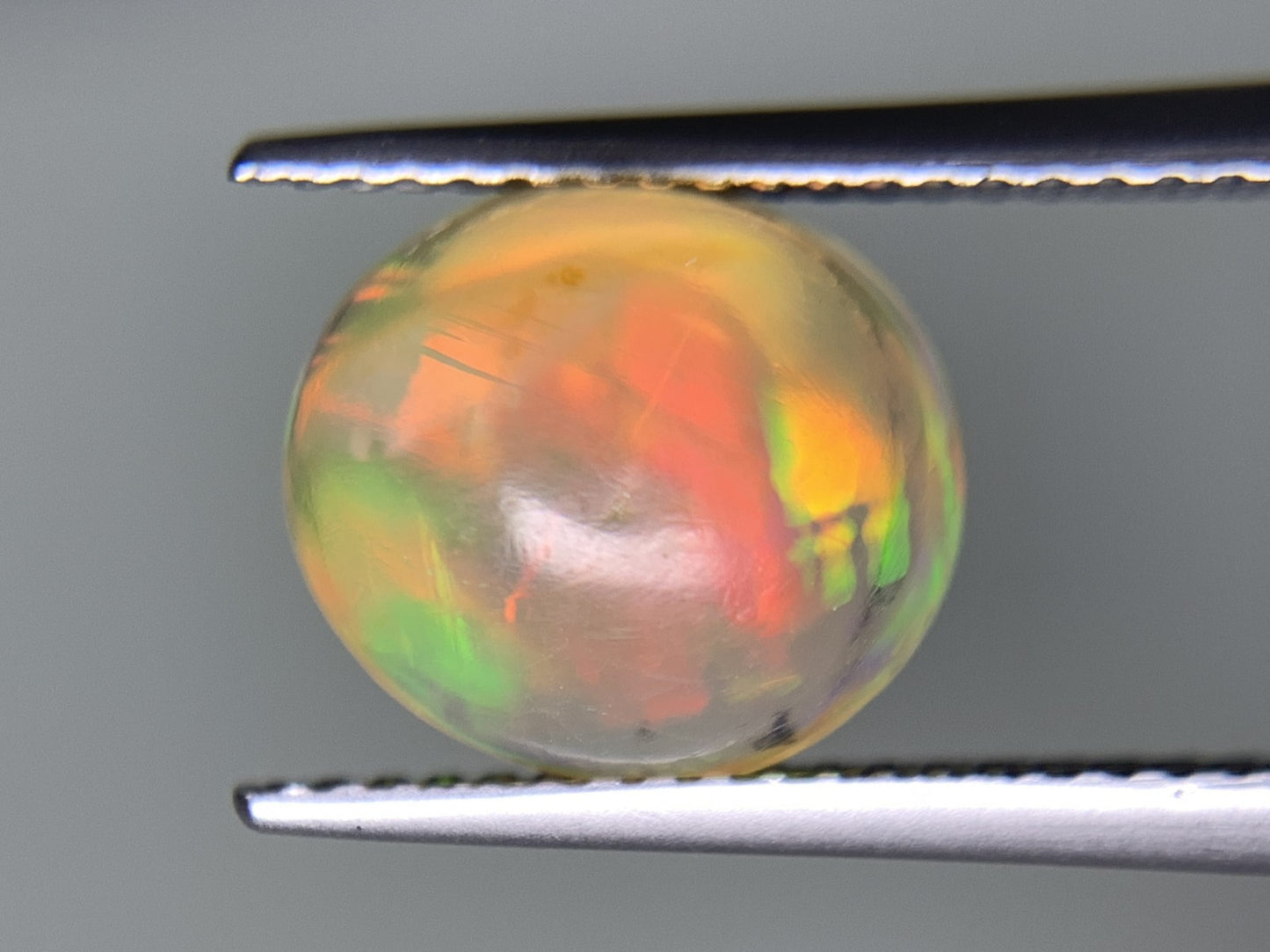 ファイアオパール 2.795ct  宝石ソーティング付き  10.5㎜×9.3㎜×5.5㎜  天然 ルース（ 裸石 ） 4531Y