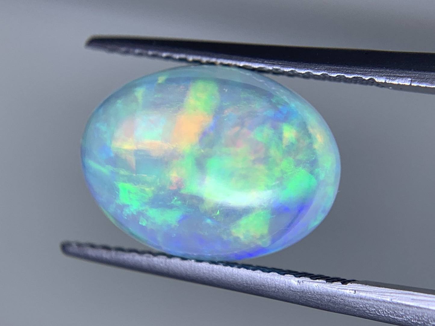 オパール 4.685ct  宝石ソーティング付き  14.2㎜×10.4㎜×5.5㎜  天然 ルース（ 裸石 ） 4532Y