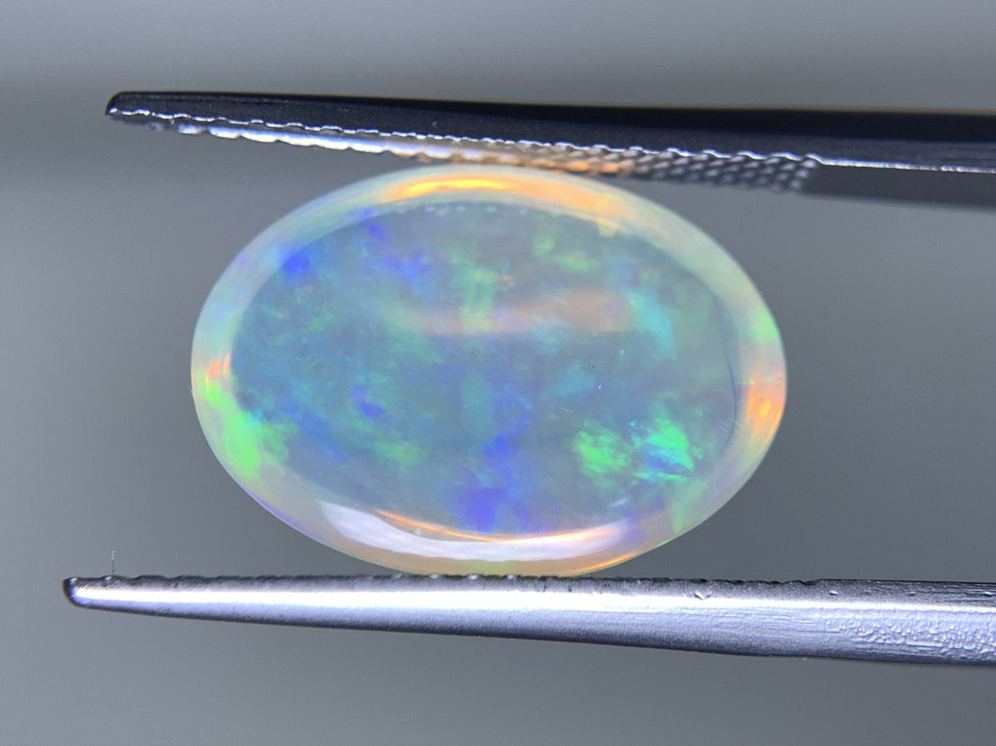 オパール 4.685ct  宝石ソーティング付き  14.2㎜×10.4㎜×5.5㎜  天然 ルース（ 裸石 ） 4532Y