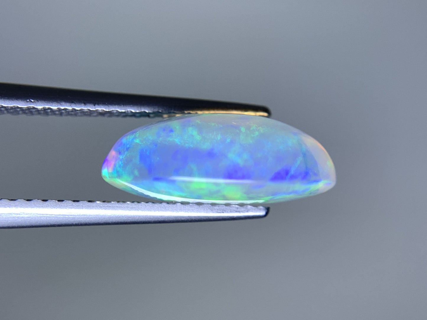 オパール 4.685ct  宝石ソーティング付き  14.2㎜×10.4㎜×5.5㎜  天然 ルース（ 裸石 ） 4532Y