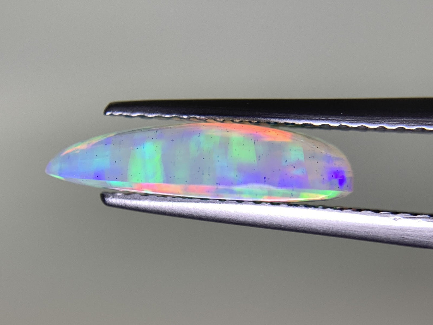 オパール 2.320ct  宝石ソーティング付き  14.9㎜×8.6㎜×3.7㎜  天然 ルース（ 裸石 ） 4537Y