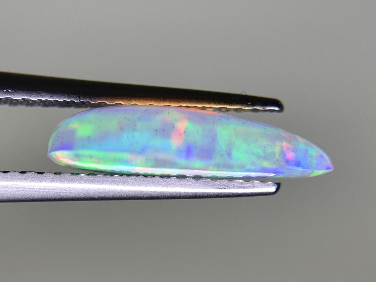 オパール 2.320ct  宝石ソーティング付き  14.9㎜×8.6㎜×3.7㎜  天然 ルース（ 裸石 ） 4537Y