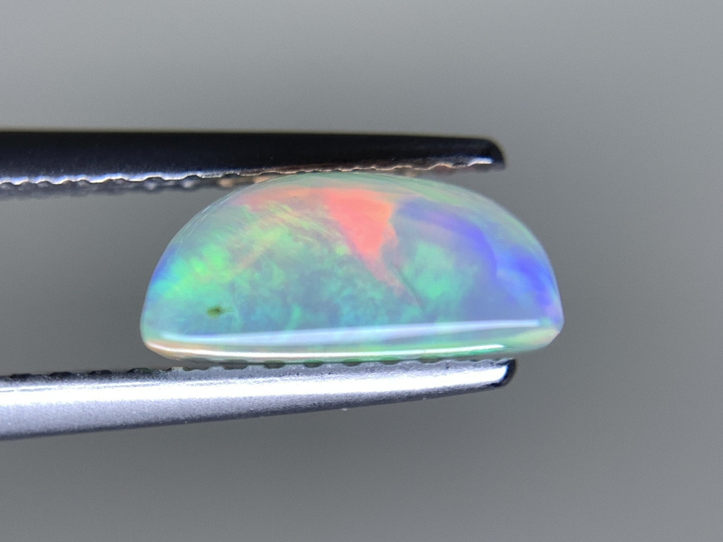 オパール 1.536ct  宝石ソーティング付き  8.9㎜×6.7㎜×4.2㎜  天然 ルース（ 裸石 ） 4573Y