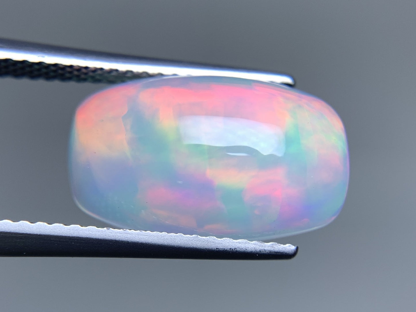 オパール 3.849ct  宝石ソーティング付き  15.2㎜×9.1㎜×5.2㎜  天然 ルース（ 裸石 ） 4576Y