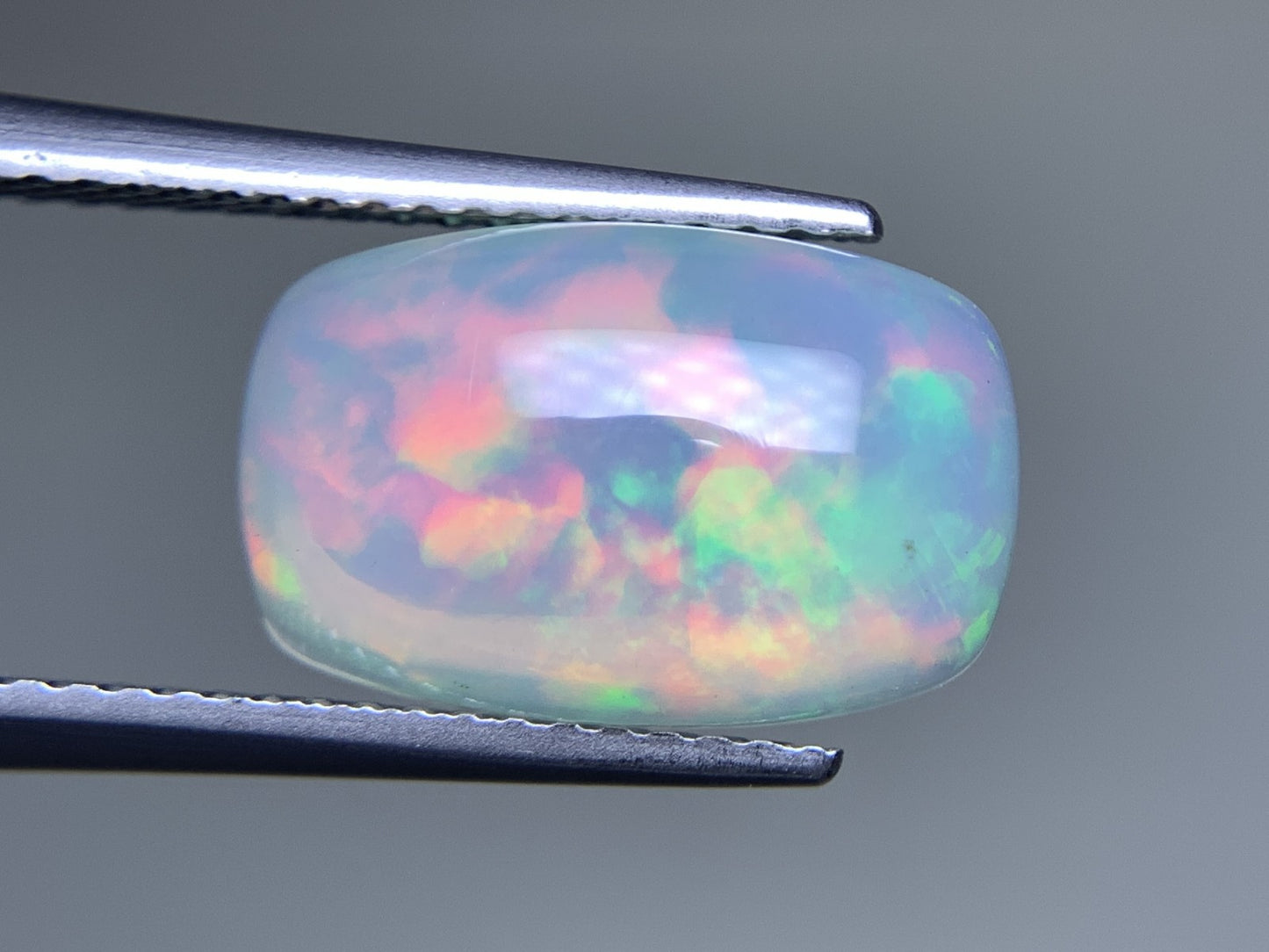 オパール 2.085ct  宝石ソーティング付き  13.4㎜×8.6㎜×4.1㎜  天然 ルース（ 裸石 ） 4579Y