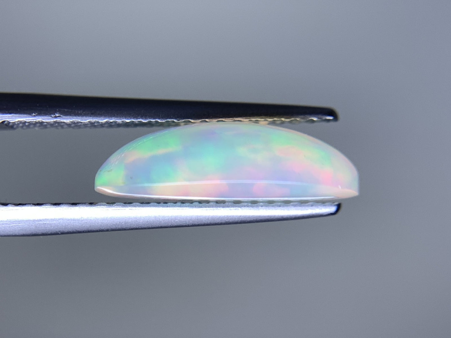 オパール 2.085ct  宝石ソーティング付き  13.4㎜×8.6㎜×4.1㎜  天然 ルース（ 裸石 ） 4579Y