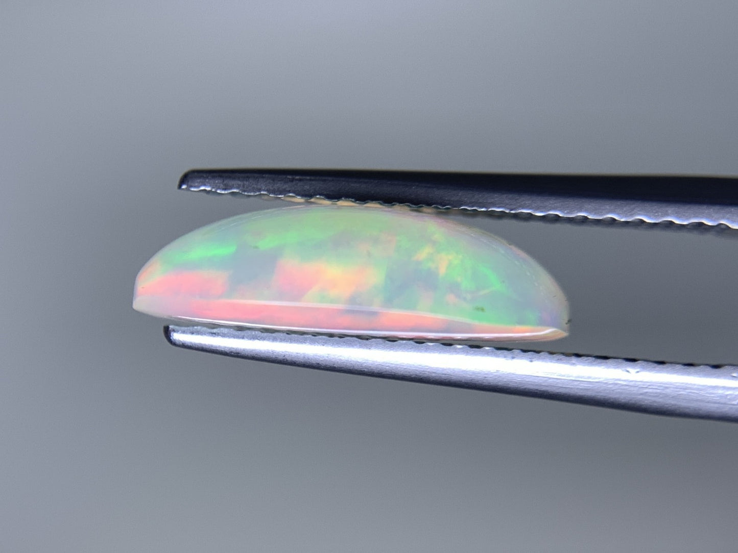 オパール 2.085ct  宝石ソーティング付き  13.4㎜×8.6㎜×4.1㎜  天然 ルース（ 裸石 ） 4579Y