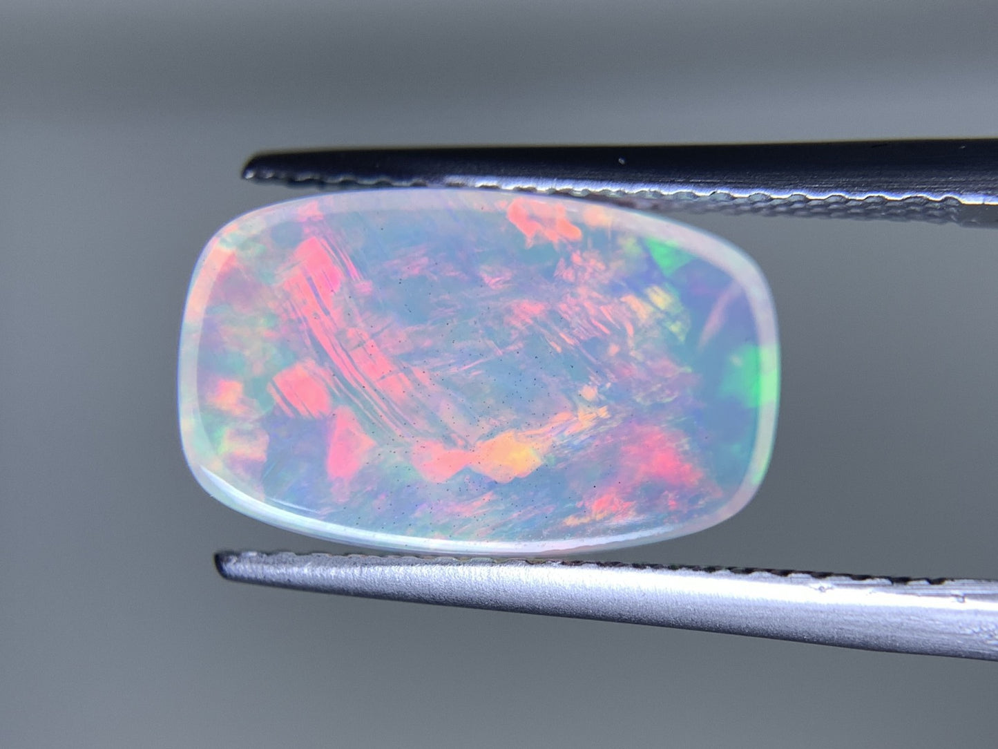 オパール 2.994ct  宝石ソーティング付き  13.7㎜×8.5㎜×4.3㎜  天然 ルース（ 裸石 ） 4580Y