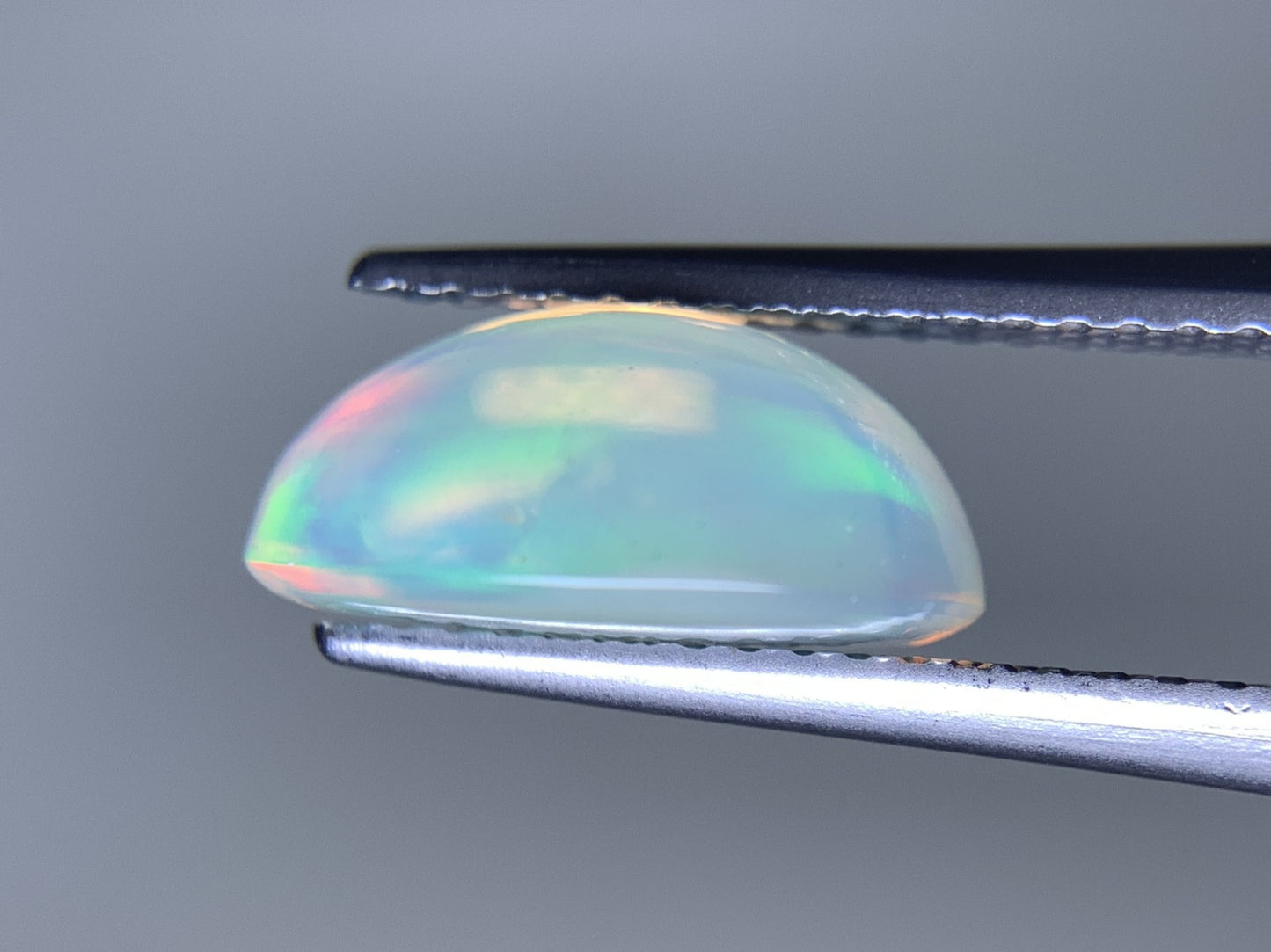 オパール 2.513ct  宝石ソーティング付き  11.7㎜×8.6㎜×5.3㎜  天然 ルース（ 裸石 ） 4585Y