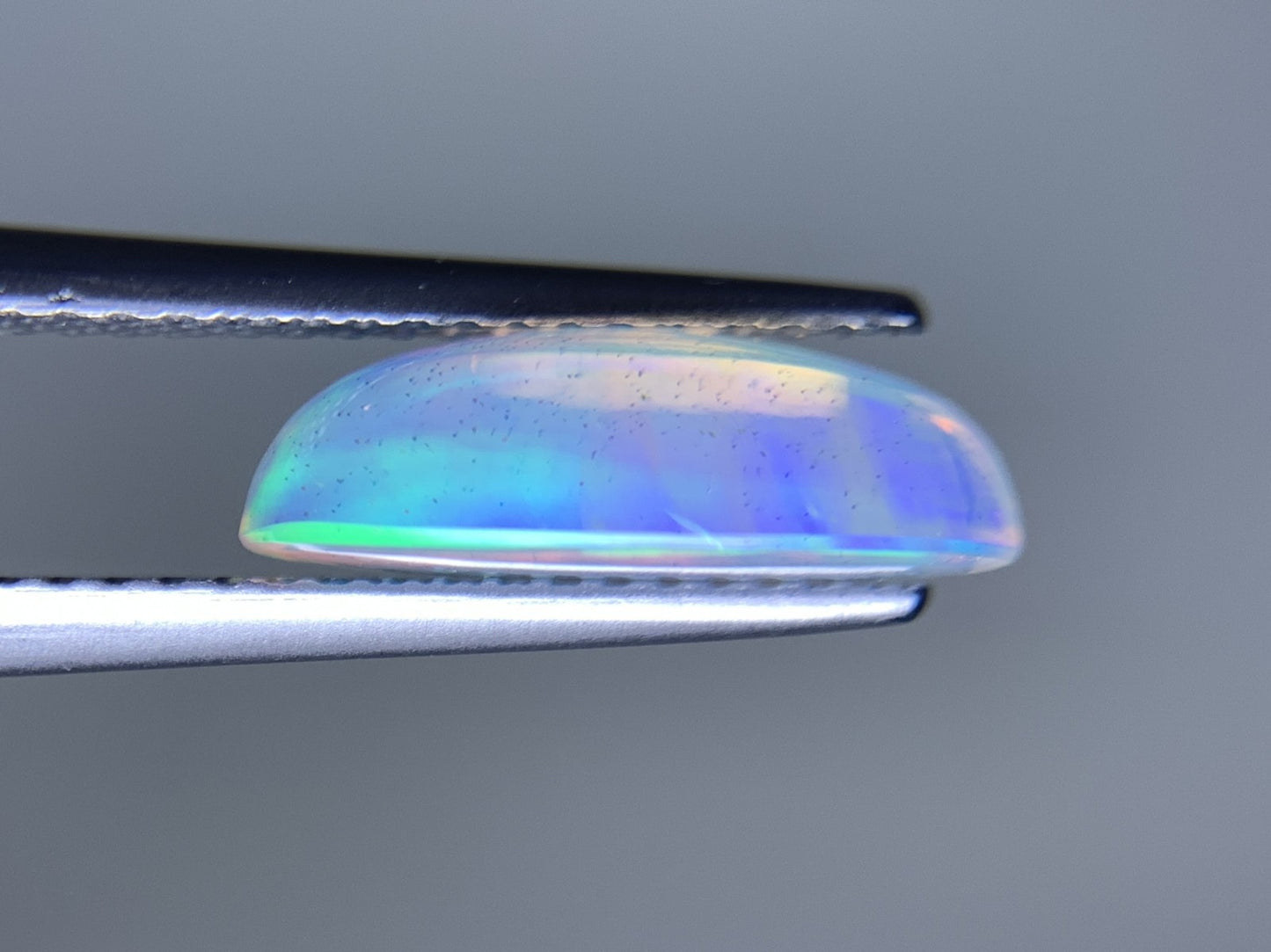 オパール 2.158ct  宝石ソーティング付き  13.1㎜×8.0㎜×4.3㎜  天然 ルース（ 裸石 ） 4587Y