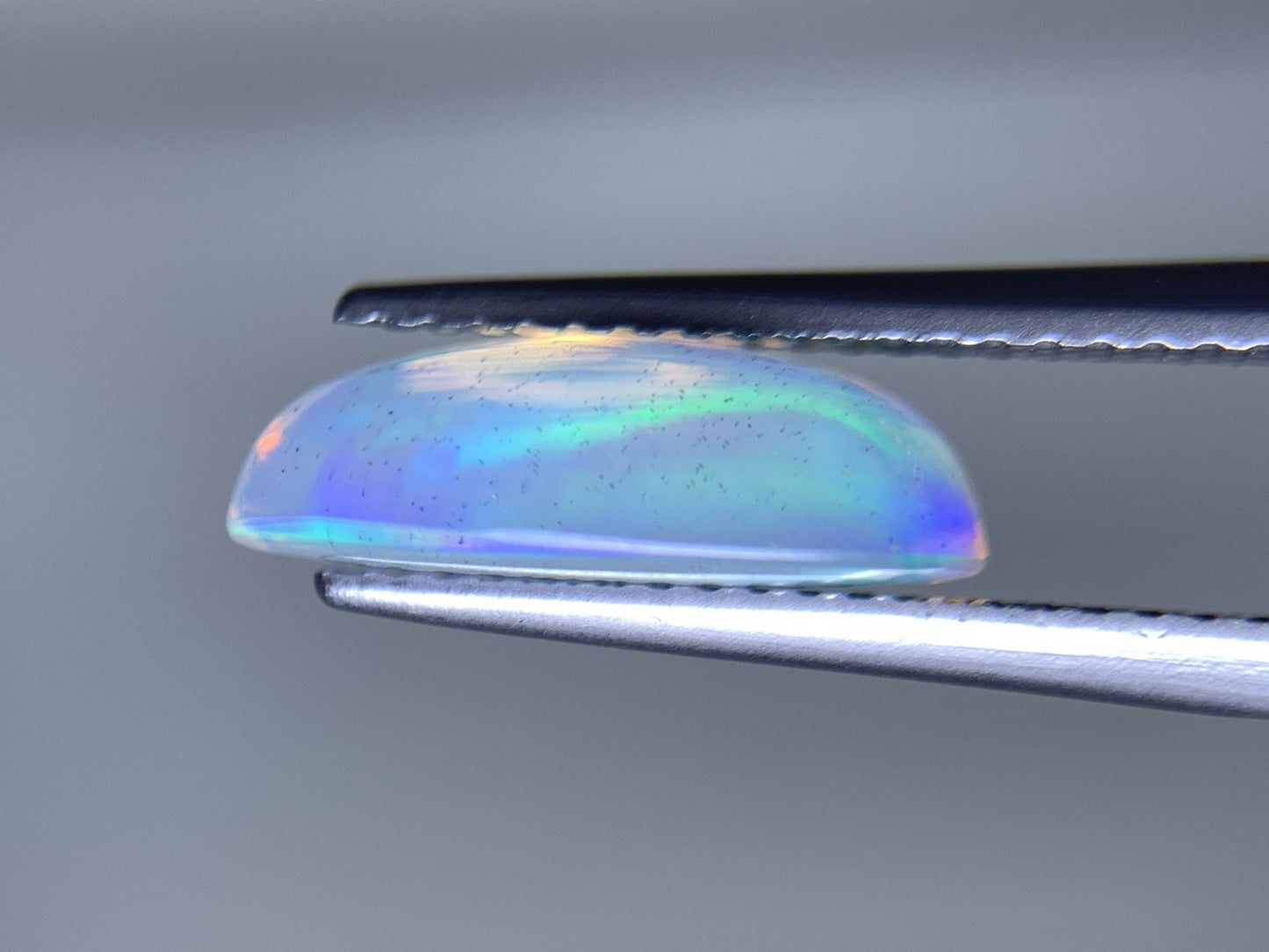 オパール 2.158ct  宝石ソーティング付き  13.1㎜×8.0㎜×4.3㎜  天然 ルース（ 裸石 ） 4587Y