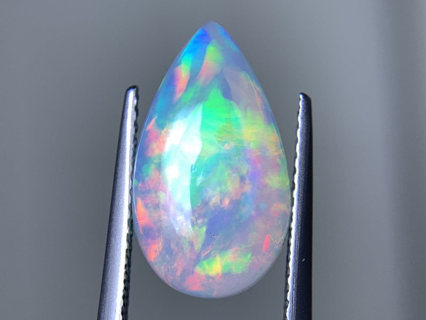 オパール 2.407ct  宝石ソーティング付き  15.2㎜×8.9㎜×4.1㎜  天然 ルース（ 裸石 ） 4589Y