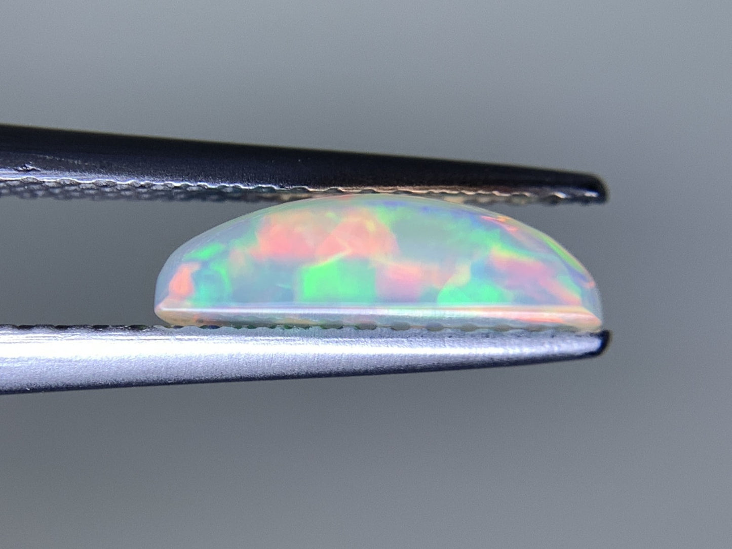 オパール 1.528ct  宝石ソーティング付き  10.9㎜×7.5㎜×3.3㎜  天然 ルース（ 裸石 ） 4592Y