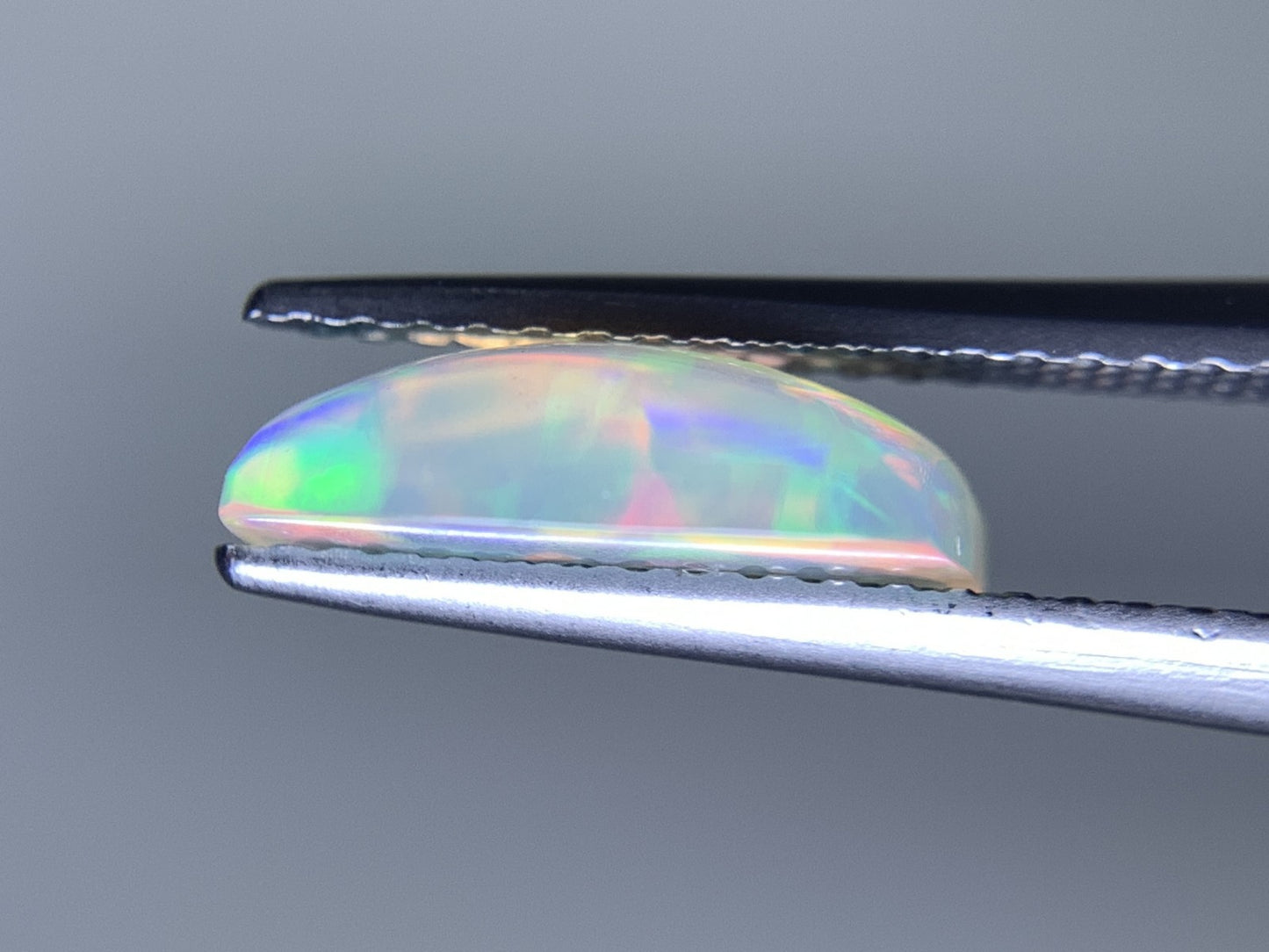 オパール 1.528ct  宝石ソーティング付き  10.9㎜×7.5㎜×3.3㎜  天然 ルース（ 裸石 ） 4592Y