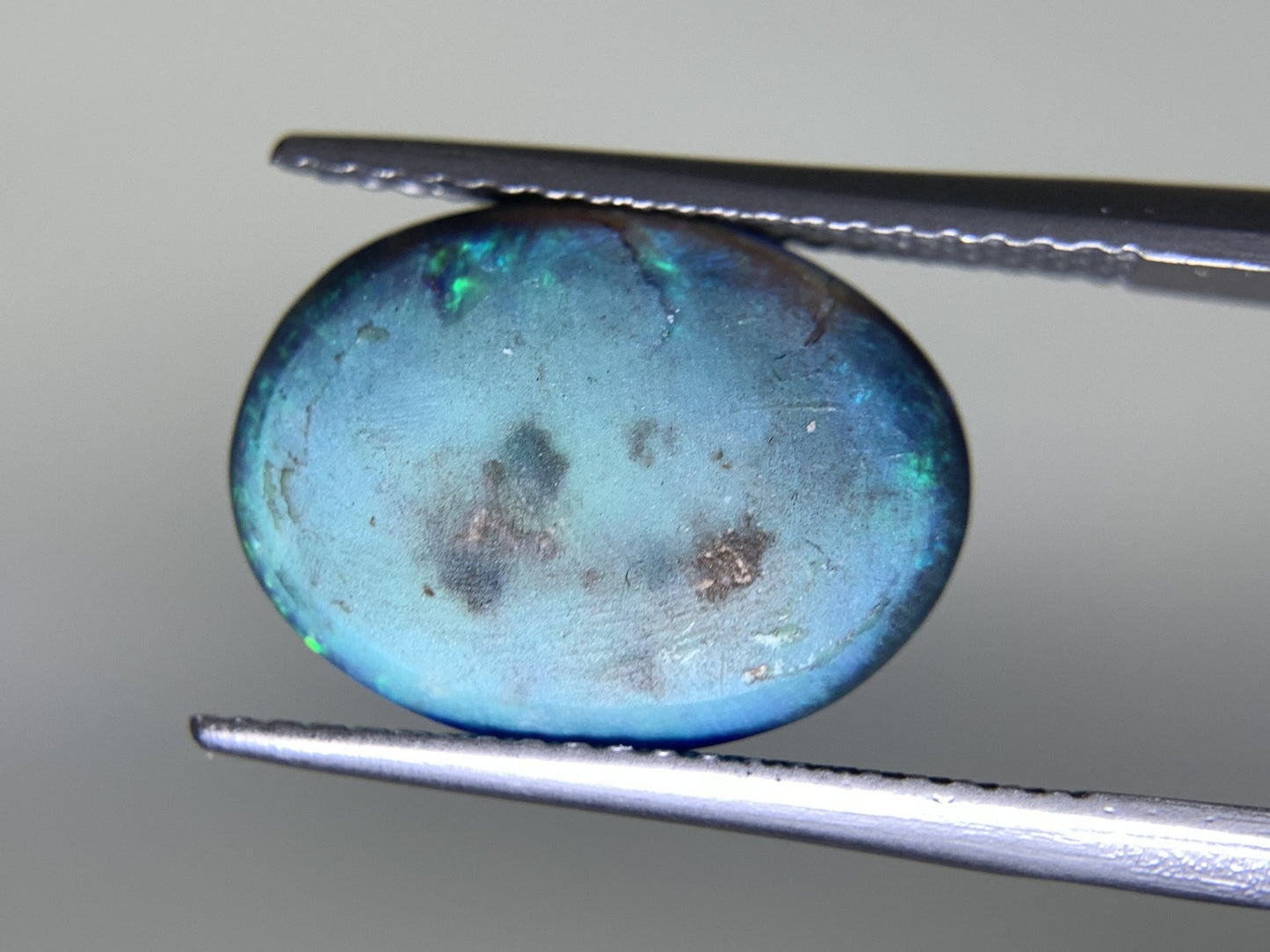 ブラックオパール 3.864ct  中央宝石ソーティング付き  14.3㎜×10.7㎜×4.3㎜  天然 ルース（ 裸石 ） 4597Y