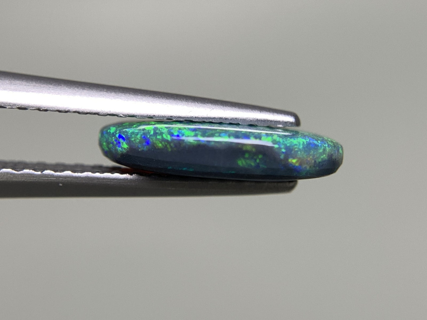 ブラックオパール 1.249ct  中央宝石ソーティング付き  11.1㎜×6.8㎜×2.4㎜  天然 ルース（ 裸石 ） 4600Y