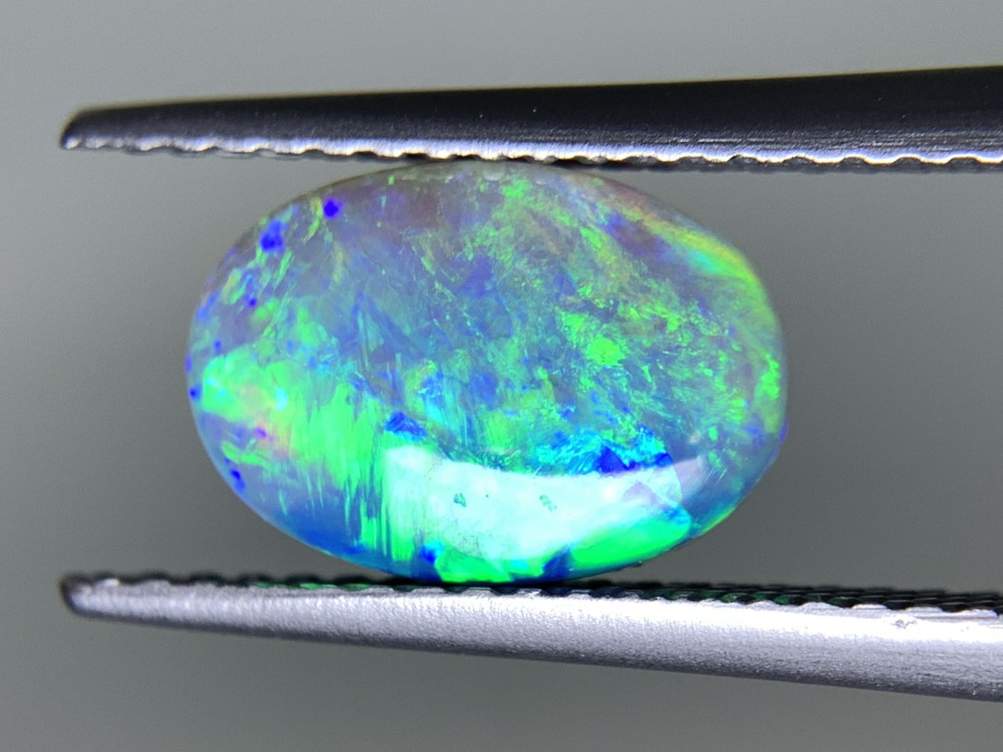ブラックオパール 1.405ct  宝石ソーティング付き  10.1㎜×7.1㎜×2.9㎜  天然 ルース（ 裸石 ） 4621Y