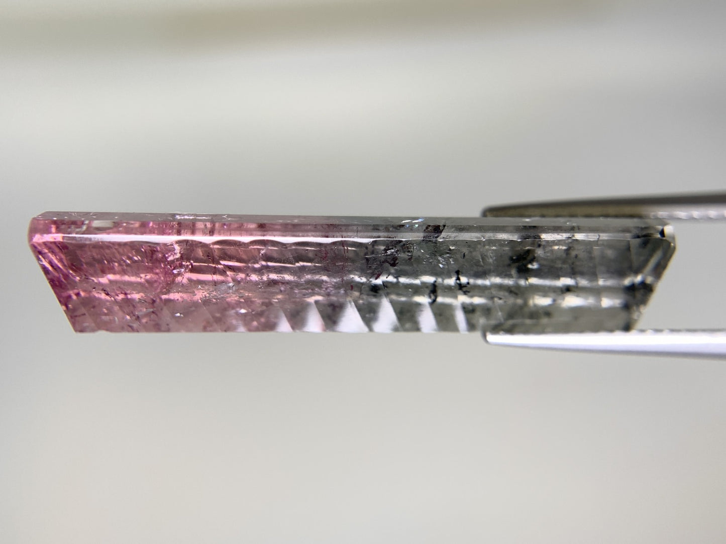 パーティカラードトルマリン 20.262ct 中央宝石ソーティング付き 33.45㎜×10.22㎜×6.71㎜ 天然 ルース（ 裸石 ） 4626Y