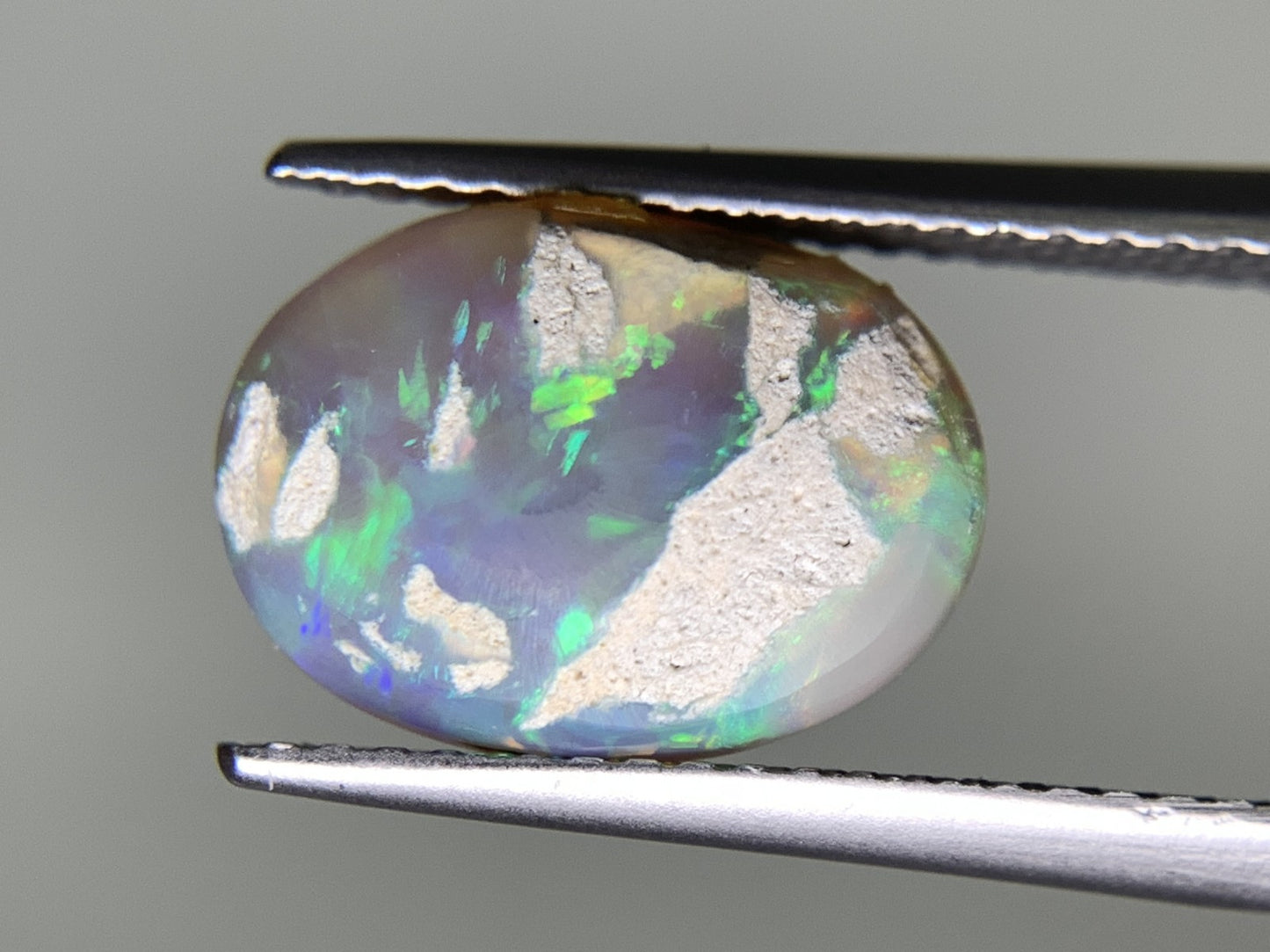 オパール 3.060ct  中央宝石ソーティング付き  12.2㎜×8.9㎜×5.1㎜  天然 ルース（ 裸石 ） 4629Y